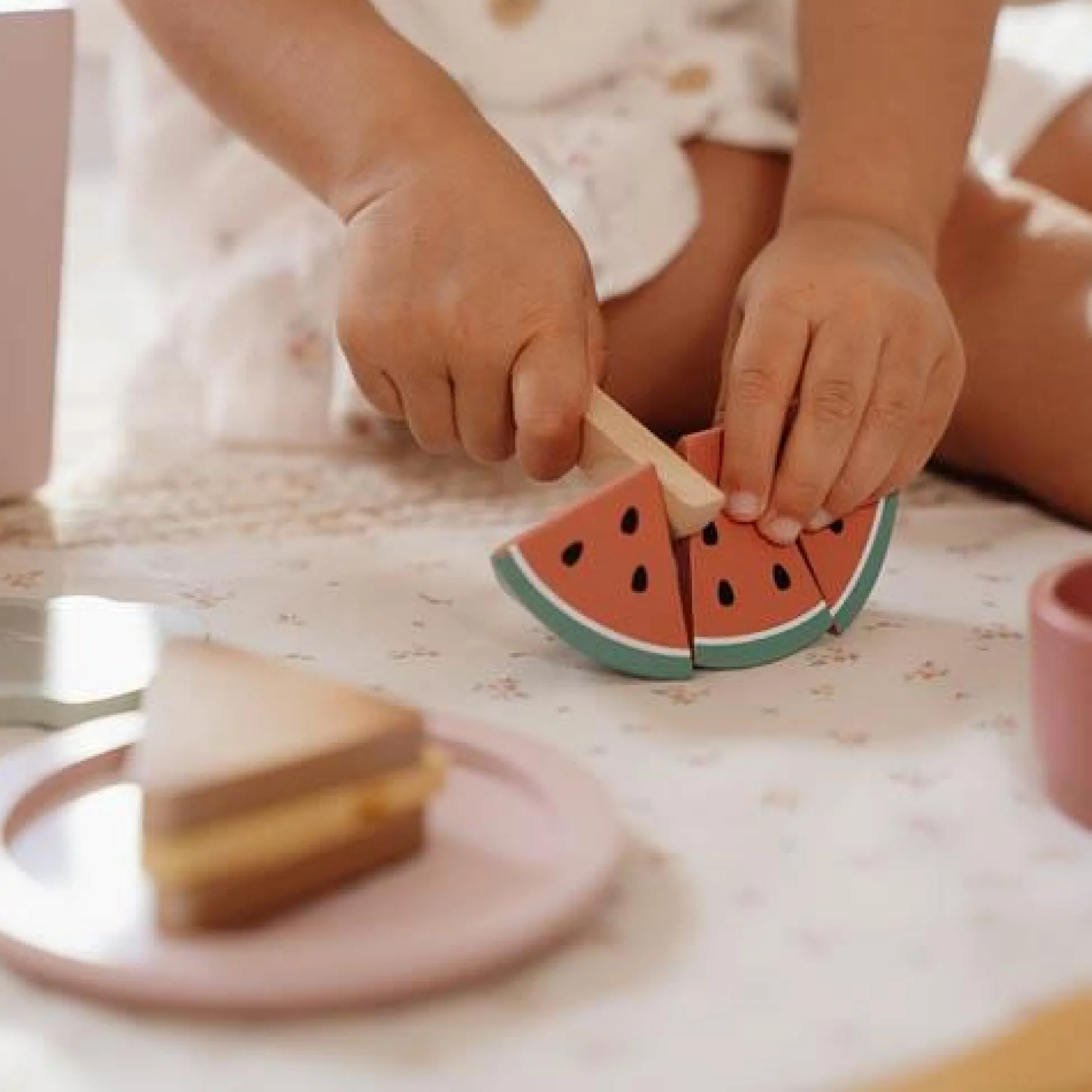 Wooden Picnic Set - Multicolored - Essentials