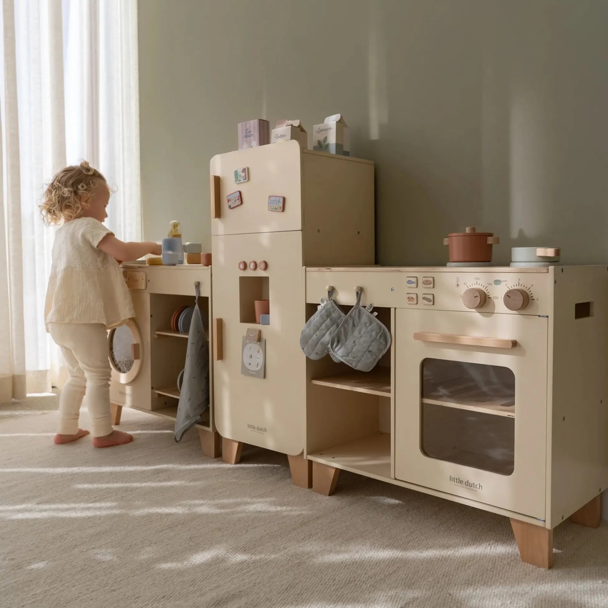 Wooden play kitchen – Essentials – Limited edition