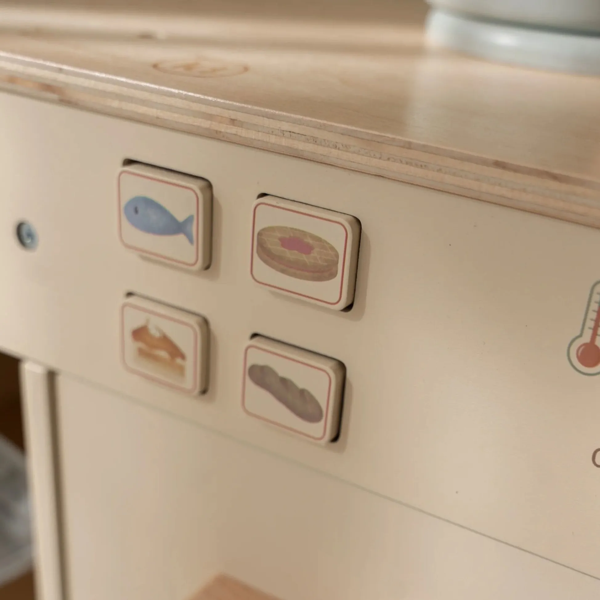 Wooden play kitchen – Essentials – Limited edition