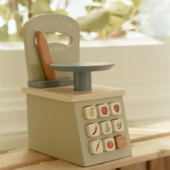 Wooden play scale - Green - Essentials