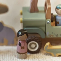 Wooden safari car with animals - Green