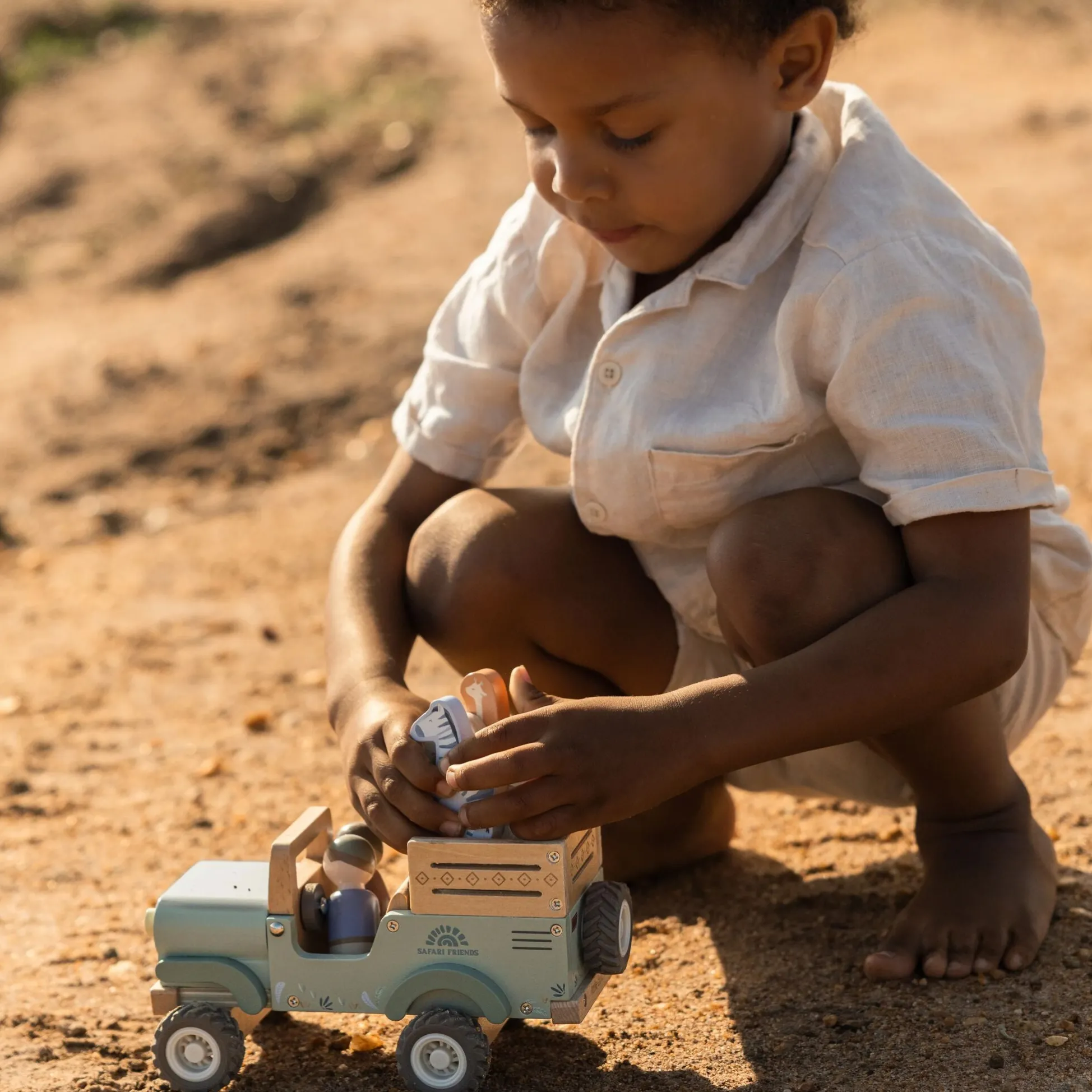 Wooden safari car with animals - Green