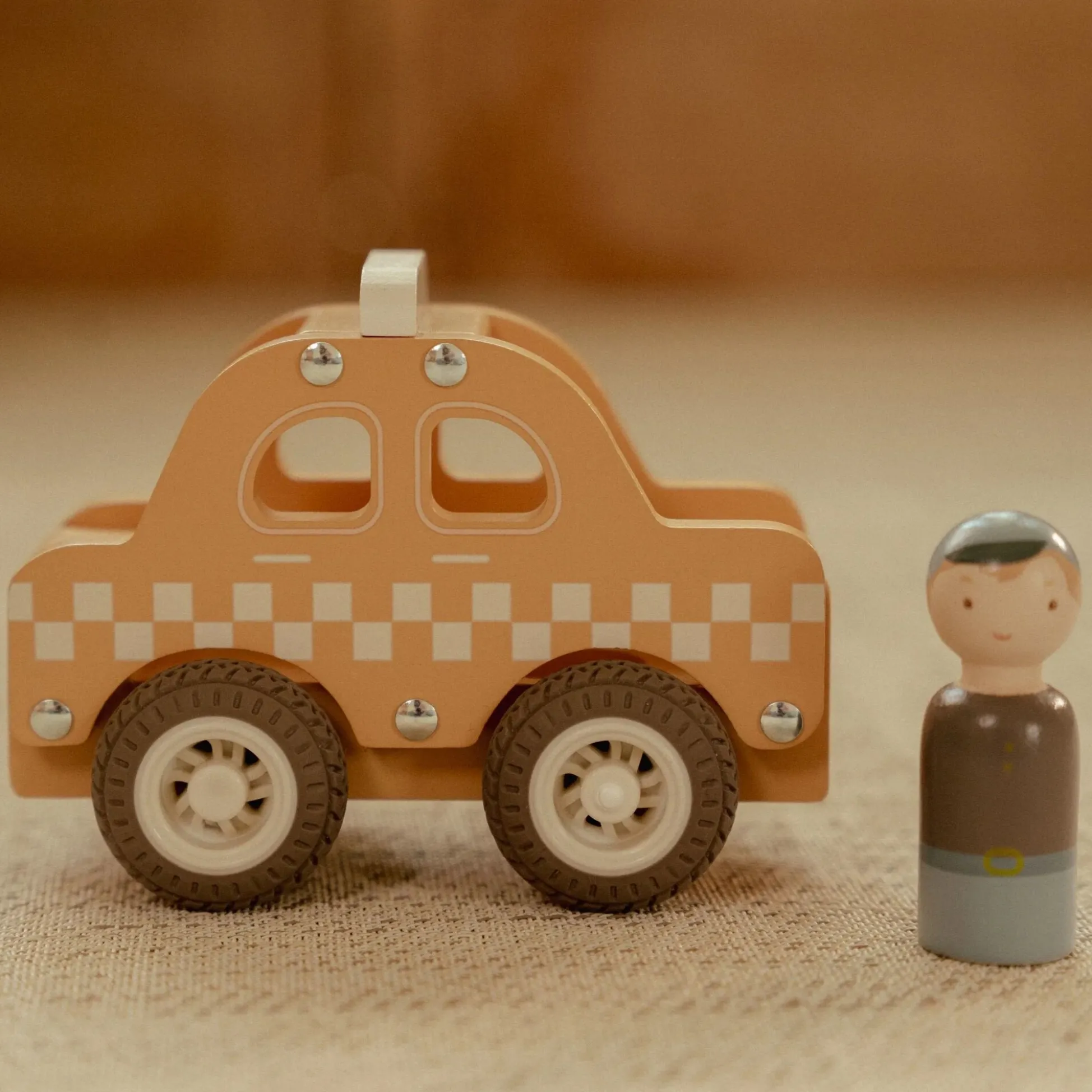 Wooden taxi – Yellow – Essentials