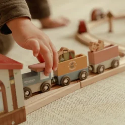 Wooden train track – XL – Essentials