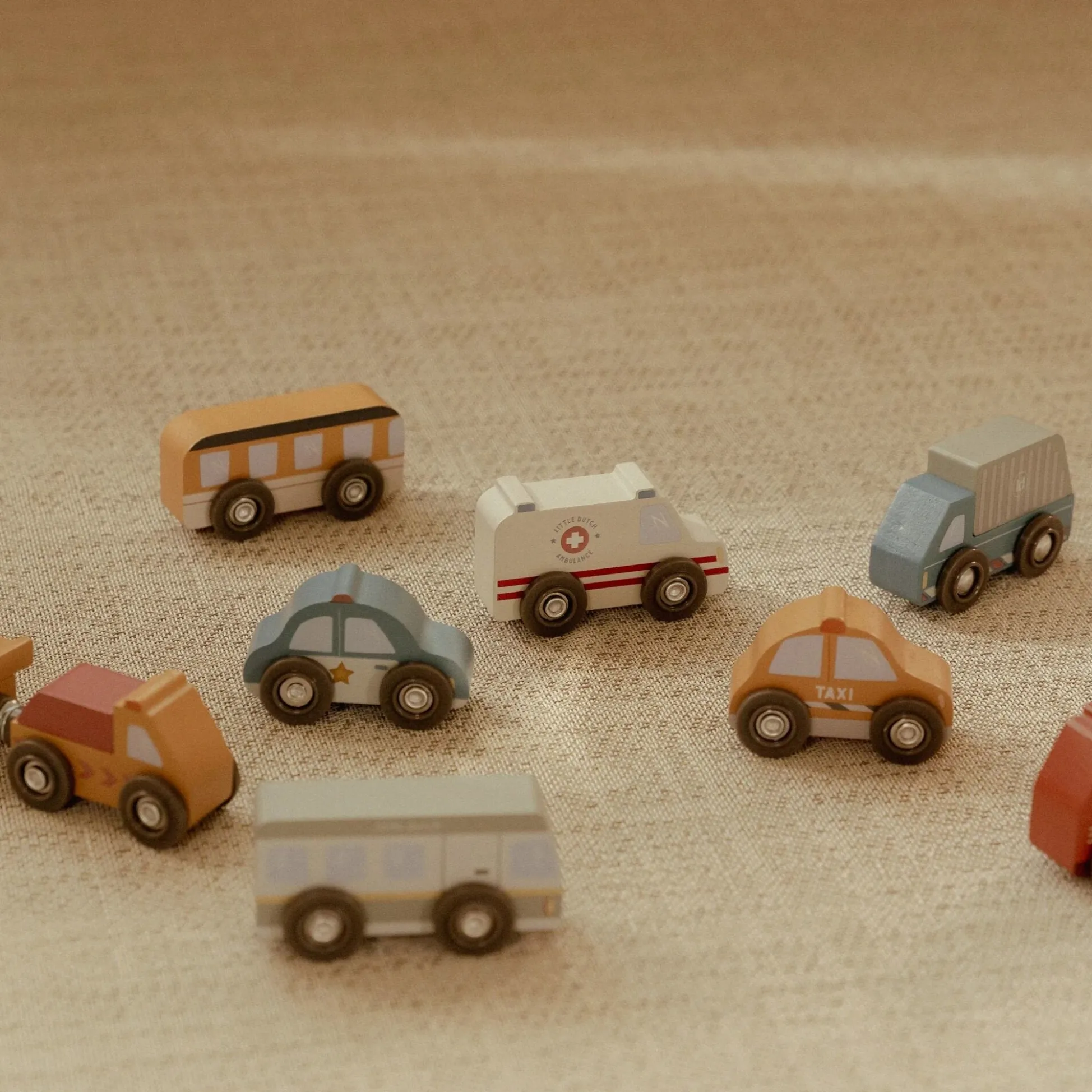 Wooden vehicle set – Multicolored – Essentials